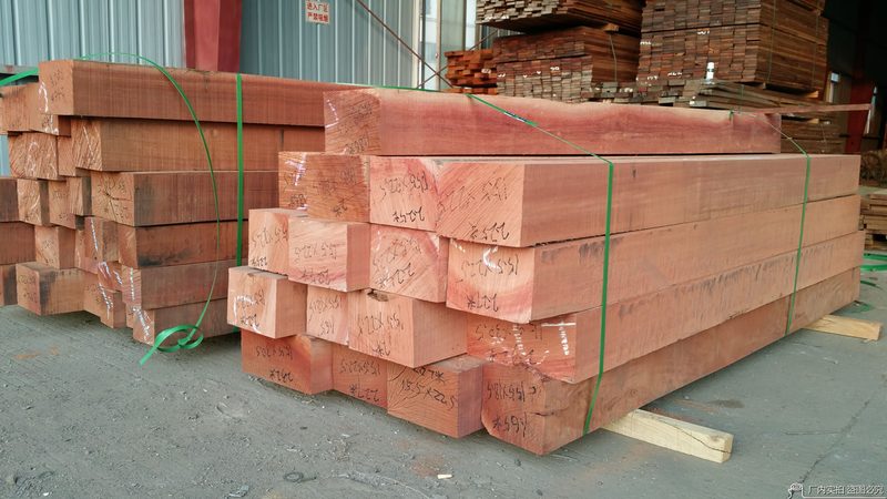 上海SPC地板品牌推荐：揭秘环保与实用的双重选择